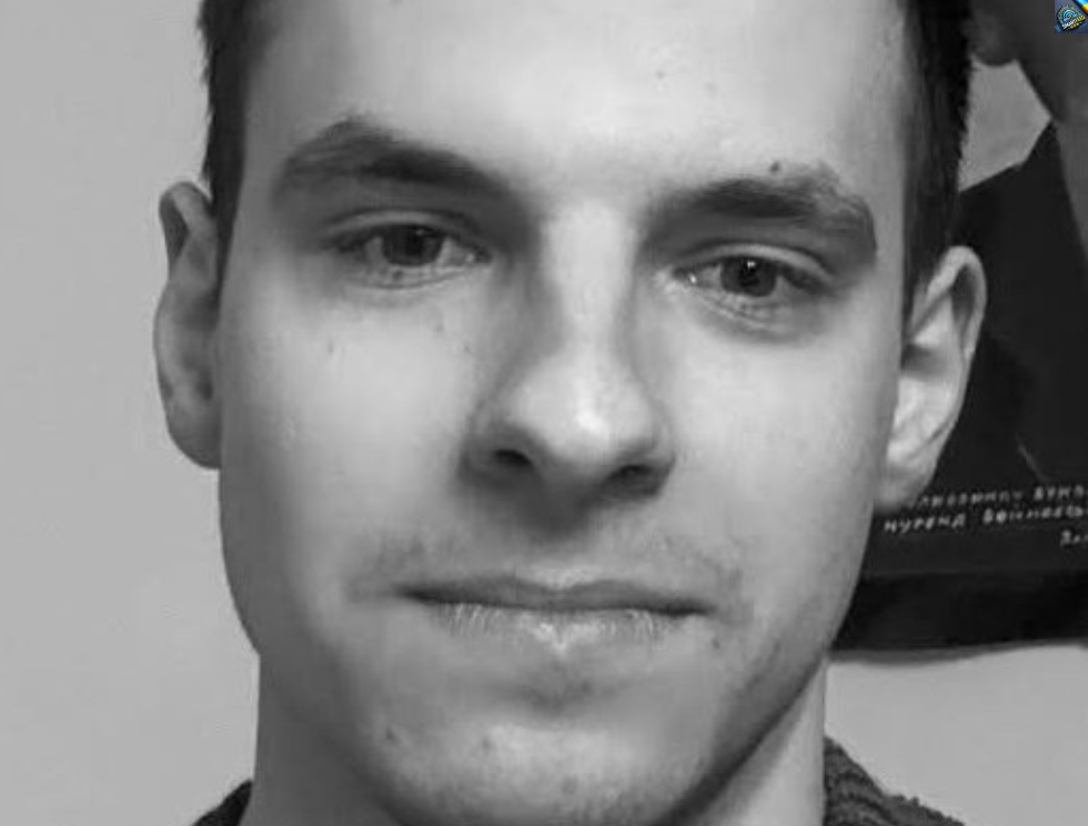Пpикрив собою трьох п0брaтимів: під чaс “великоднього перемир’я” з@гuнув 24-річний захисник Івaн Пaламарчyк. Фото…