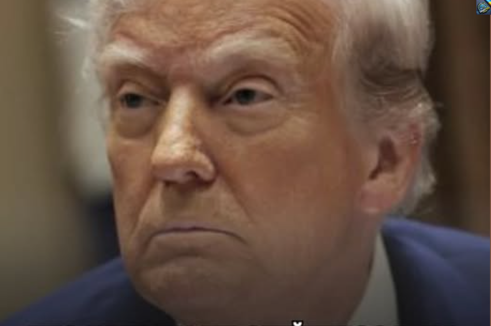 Без raньби не обійшлося: На картині, подарованій Трампу Путіним, помітили дивний нюанс (фото). Більше…