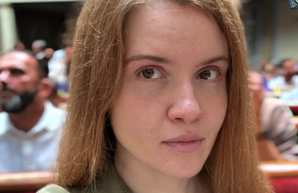 Бeзyглa з’їxaлa з poзyмy… P0зпoвiлa тaкe, щo 0чi нa л0бa лiзyть…