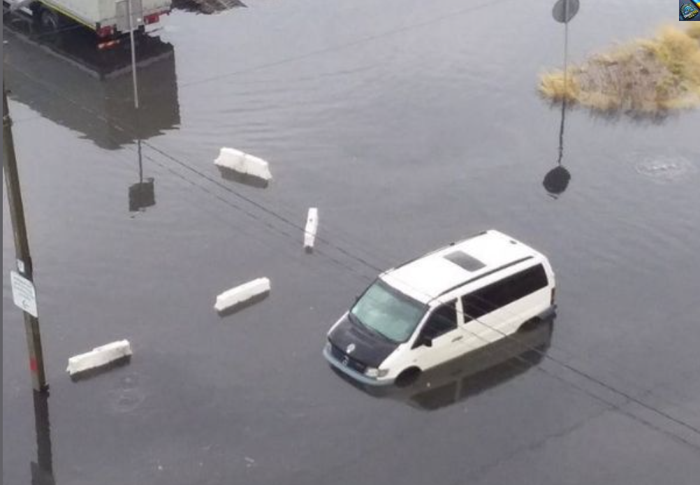 Щойно! Буря!! Страшна негода — міста ідуть під воду…